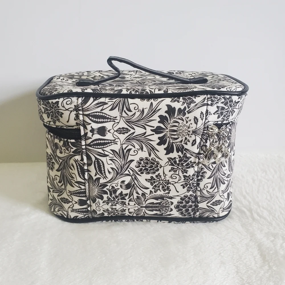 Bella Russo Black White Floral Flower Cosmetic Bag Case NWOT